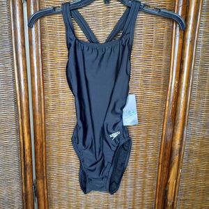 Speedo One-piece Swimsuit Size 6/32